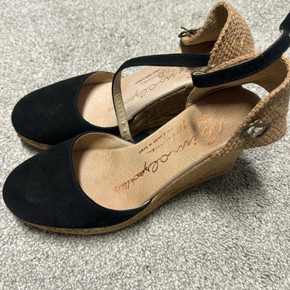 Espedrilles - Picture 1 of 3